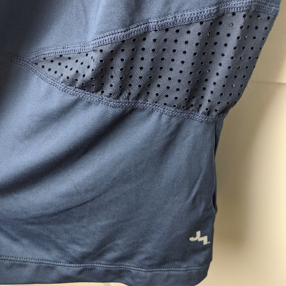 Sports top - Picture 4 of 4